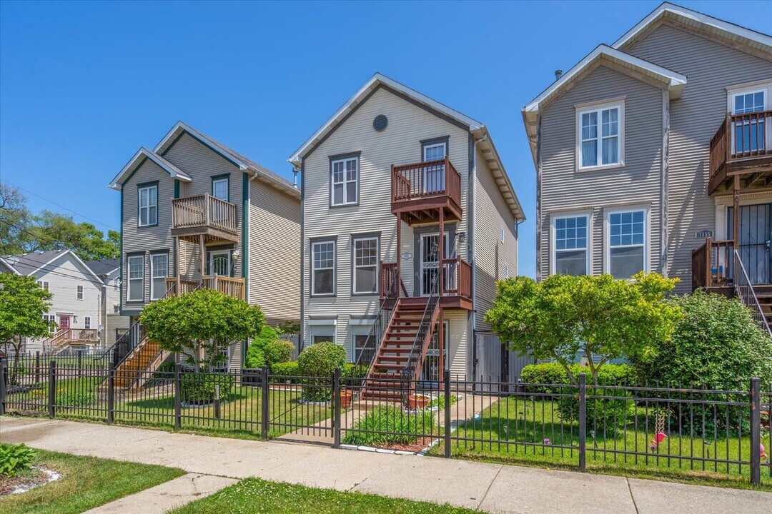 7853 S Normal Ave in Chicago, IL - Building Photo