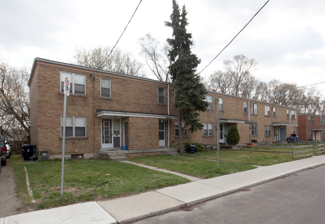 11-21 Jasper Ave in Toronto, ON - Building Photo - Primary Photo