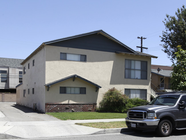 312 N Hale Ave in Fullerton, CA - Foto de edificio - Building Photo