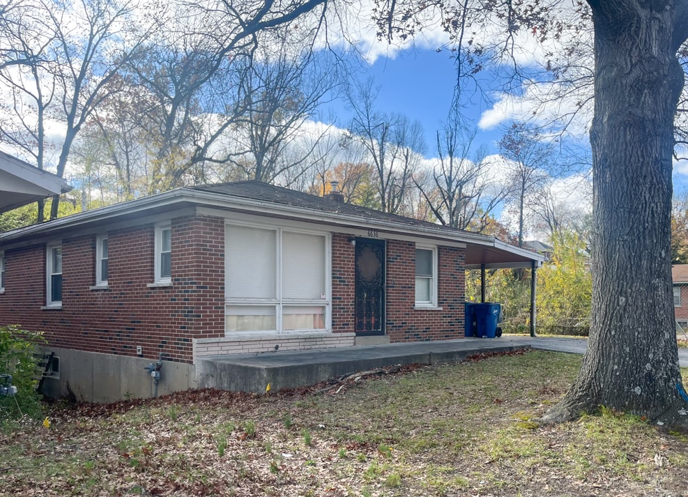 6636 Kenwood Dr in St. Louis, MO - Building Photo