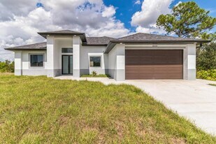 3210 12th St SW in Lehigh Acres, FL - Building Photo