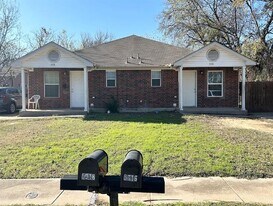 5018 Nell St in Fort Worth, TX - Building Photo