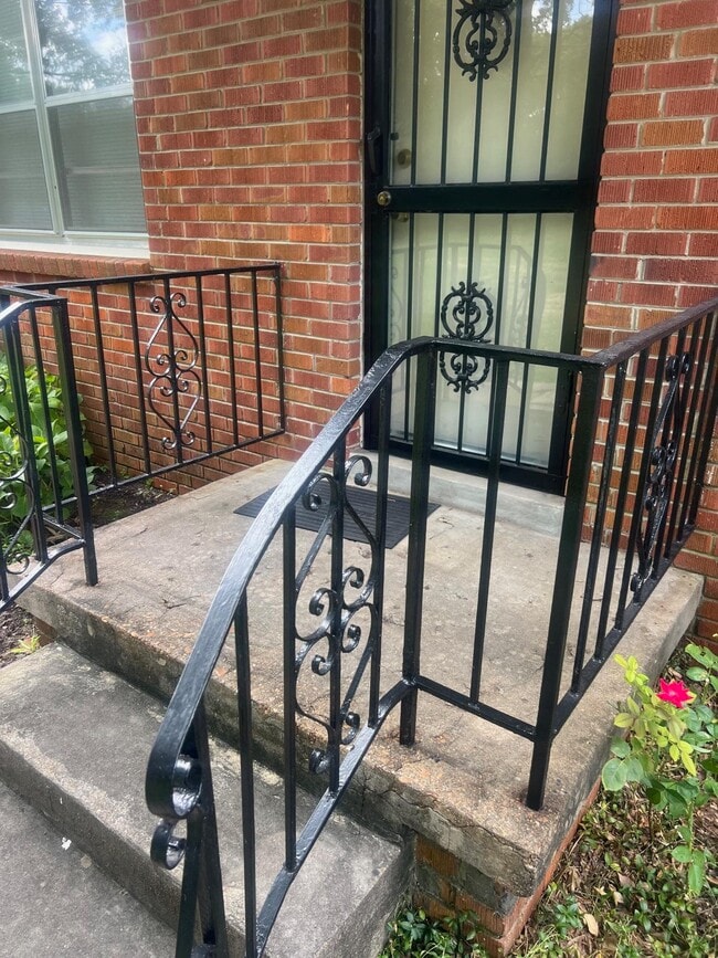 5048 Kaye Rd in Memphis, TN - Foto de edificio - Building Photo