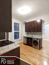 625 W Oakdale Ave, Unit #627-1 in Chicago, IL - Building Photo - Building Photo