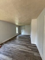 3132 Elyria Ave in Lorain, OH - Building Photo