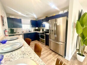 285 Whitaker Cir NW in Atlanta, GA - Foto de edificio - Building Photo