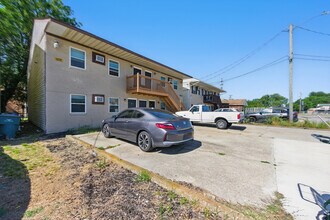 711 Easy St in Norfolk, VA - Building Photo - Building Photo