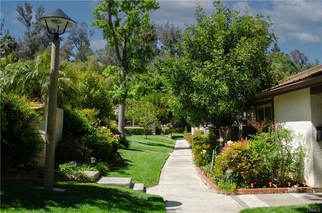 24717 Sand Wedge Ln in Santa Clarita, CA - Building Photo - Building Photo
