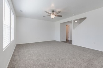 873 W Apple Pine St in Meridian, ID - Building Photo - Building Photo