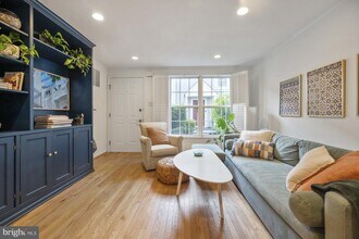 132 E Glebe Rd in Alexandria, VA - Building Photo - Building Photo