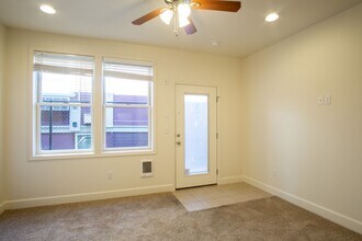 2007 NE Broadway in Portland, OR - Building Photo - Building Photo