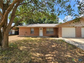 793 Albert St in New Braunfels, TX - Building Photo
