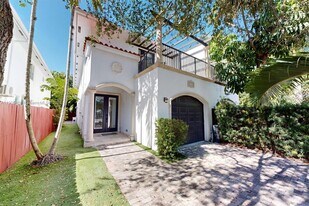 3180 New York St in Miami, FL - Building Photo