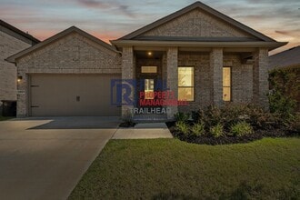 1923 Jackson St in Cleburne, TX - Building Photo - Building Photo
