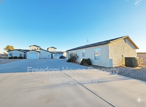 1381 Ogallala St in Pahrump, NV - Building Photo - Building Photo