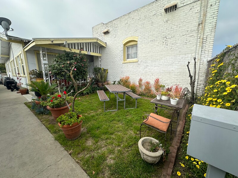 867 W 9th St in Los Angeles, CA - Building Photo