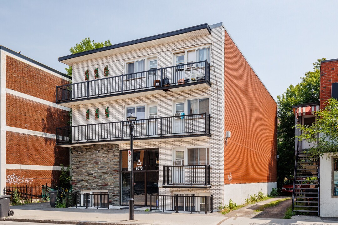6070 Gouin Boul O in Montréal, QC - Building Photo