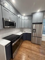 275 E 55th St, Unit 1 in Brooklyn, NY - Building Photo