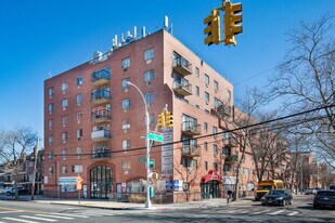 158-13 72nd Ave in Flushing, NY - Building Photo