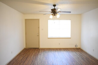 4002 36th St in Lubbock, TX - Building Photo - Building Photo