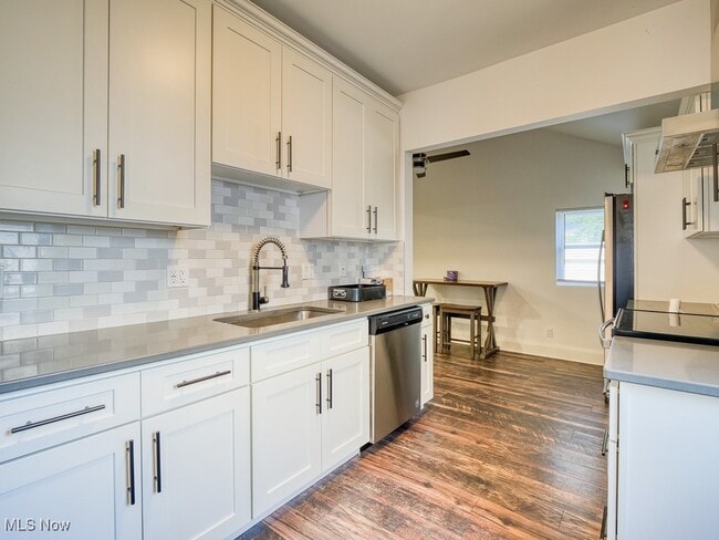 property at 570 Juneway Dr