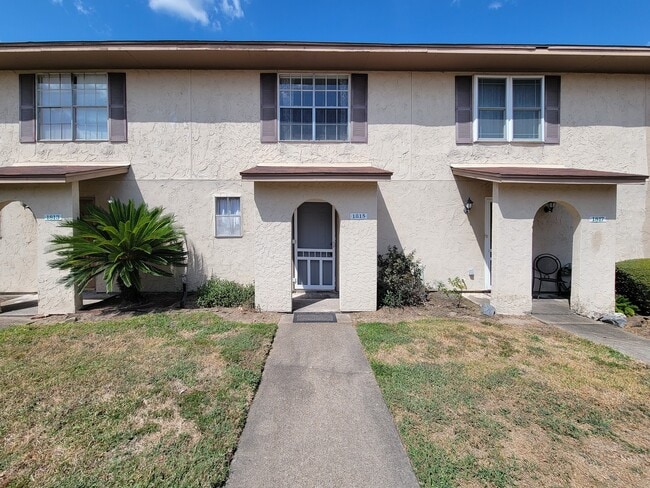 property at 1815 Country Village Blvd