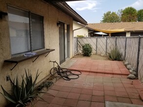 43707 Nathan Dr in Hemet, CA - Foto de edificio - Building Photo