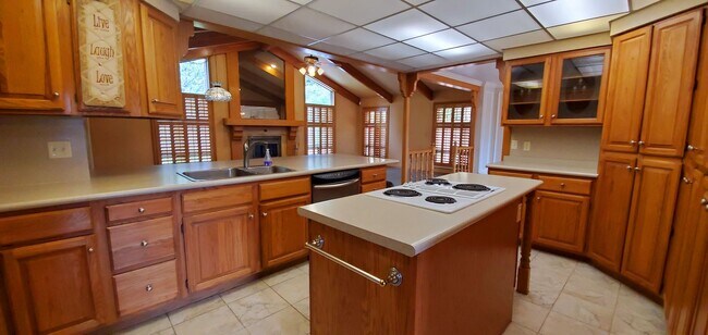 property at 728 W 800 S