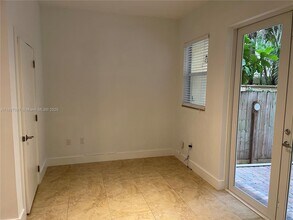 2845 Coconut Ave, Unit 1 in Miami, FL - Foto de edificio - Building Photo