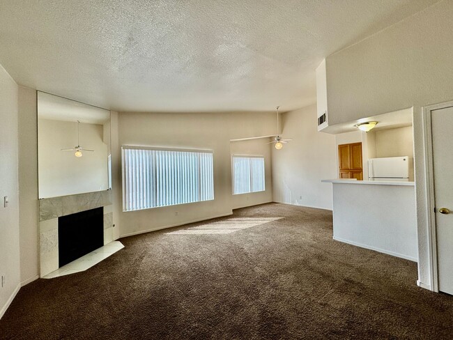 8450 Alta Dr in Las Vegas, NV - Building Photo - Building Photo