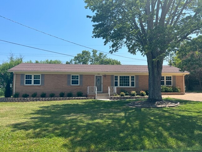 property at 864 Ashwood Dr