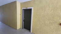 10205 Courtney Palms Blvd, Unit 104 in Tampa, FL - Building Photo - Building Photo