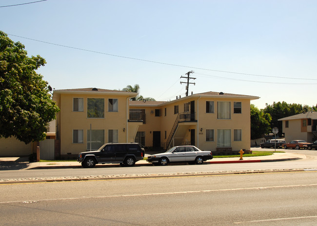 8252 Rosemead Blvd in Pico Rivera, CA - Foto de edificio - Building Photo