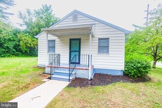 203 Girard Rd N in Glassboro, NJ - Building Photo - Building Photo
