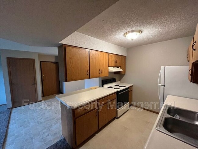 1510 Warren St in Mankato, MN - Building Photo - Building Photo