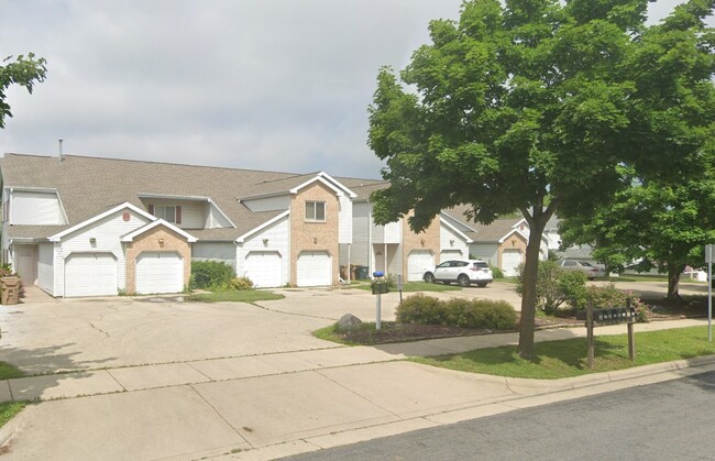 934 Rockefeller Ln in Madison, WI - Foto de edificio - Building Photo