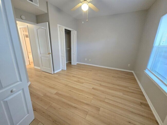 6000-4 Shepherd Mountain Cove in Austin, TX - Building Photo - Building Photo