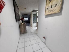 1000 SW 125th Ave in Pembroke Pines, FL - Building Photo - Building Photo