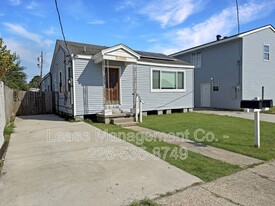 911 Central Ave in Gretna, LA - Building Photo