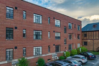 Emerywood Court in High Point, NC - Building Photo - Building Photo