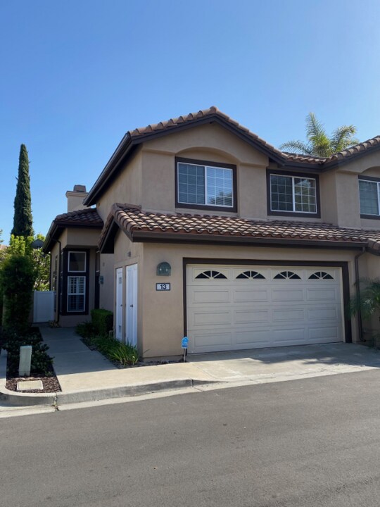 13 Mayfair in Aliso Viejo, CA - Building Photo