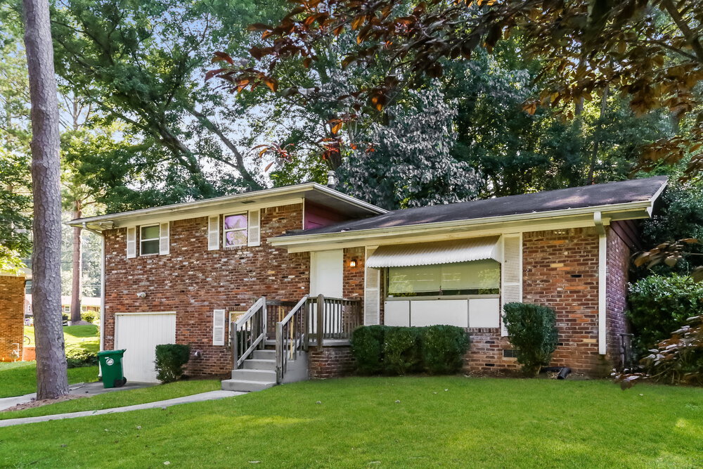 2230 Kilarney Rd in Decatur, GA - Building Photo