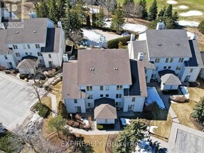 120 Fairway Ct in Blue Mountains, ON - Building Photo - Building Photo
