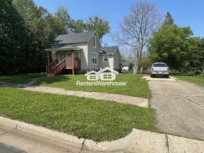 206 Center Ave S in Hayfield, MN - Building Photo - Building Photo