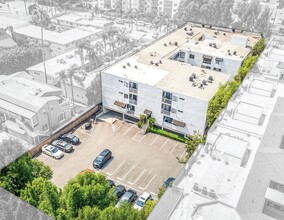 Sunbelt Toluca Apartments in Toluca Lake, CA - Foto de edificio - Building Photo