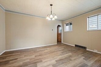 551 Glenwood Ave in Ambridge, PA - Building Photo - Building Photo