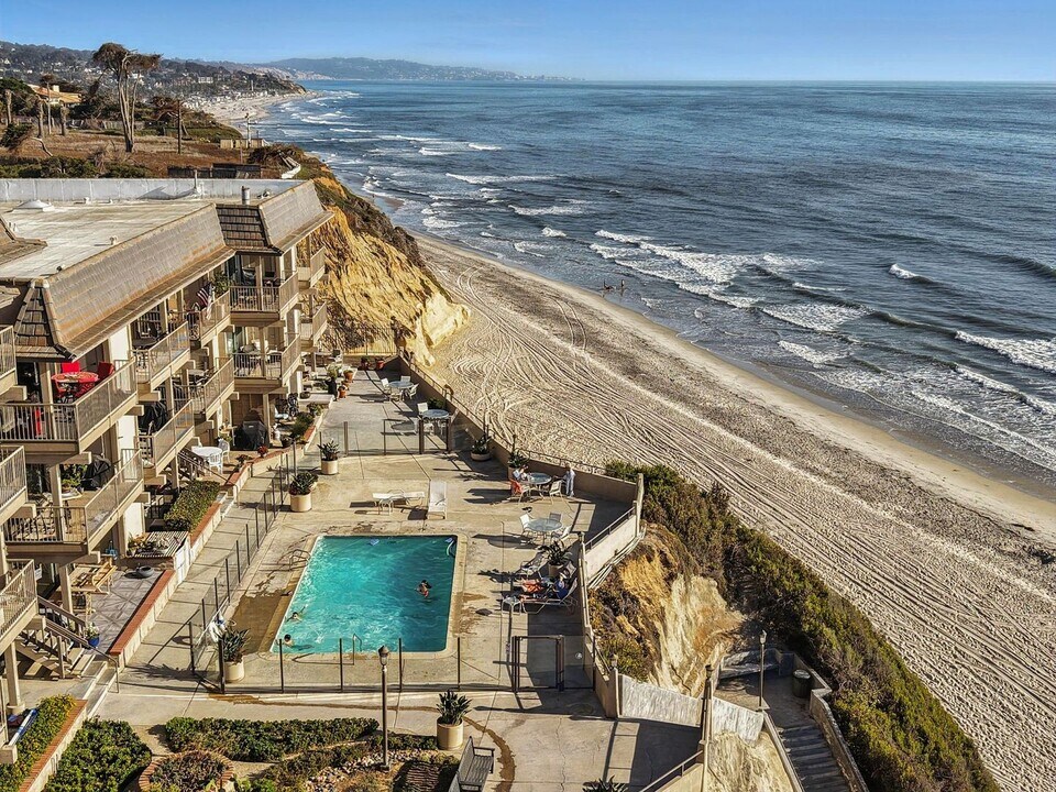 762 S Sierra Ave in Solana Beach, CA - Building Photo