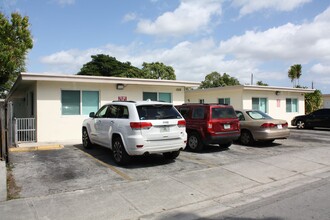 1219 Sharazad Blvd in Opa Locka, FL - Building Photo - Primary Photo