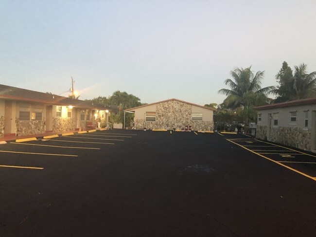 6151 Eaton St | Rentals in Hollywood, FL