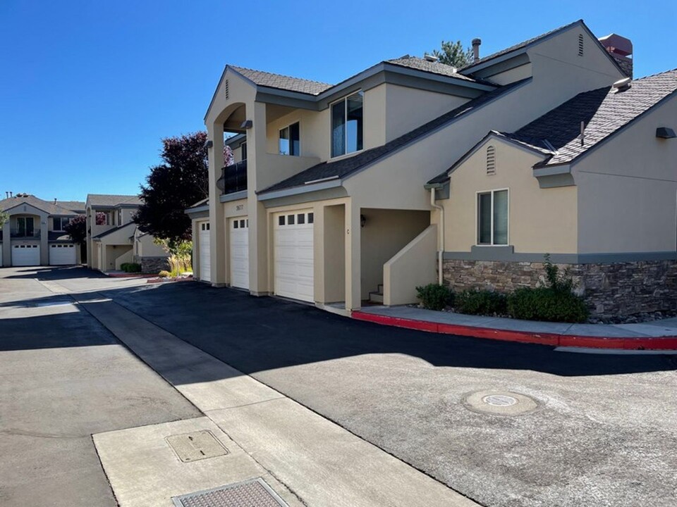 3677 Warren Way in Reno, NV - Foto de edificio